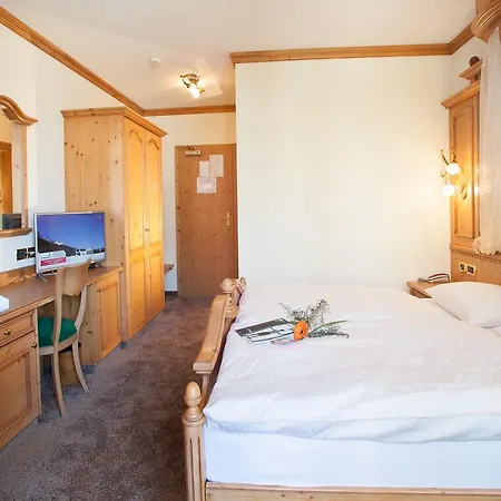 Hotel Comfort Erica Dolomiti Val D'adige 3*